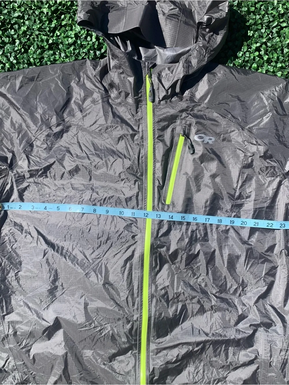 Outdoor Research Men’s Helium II Jacket in gray w/ neon yellow full zip Sz XL